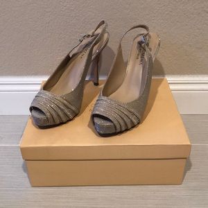 Menbur Pozuelo Slingback Platform Pump